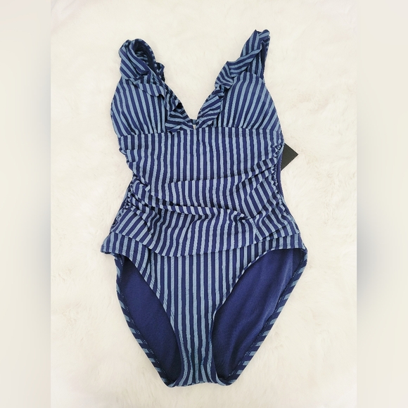 🐋ELLEN TRACY ONE PIECE SWIMSUIT SIZE 10